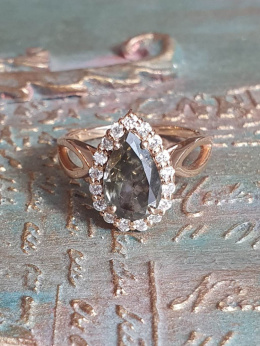 Pierścionek Szara Elegancja 2,26ct